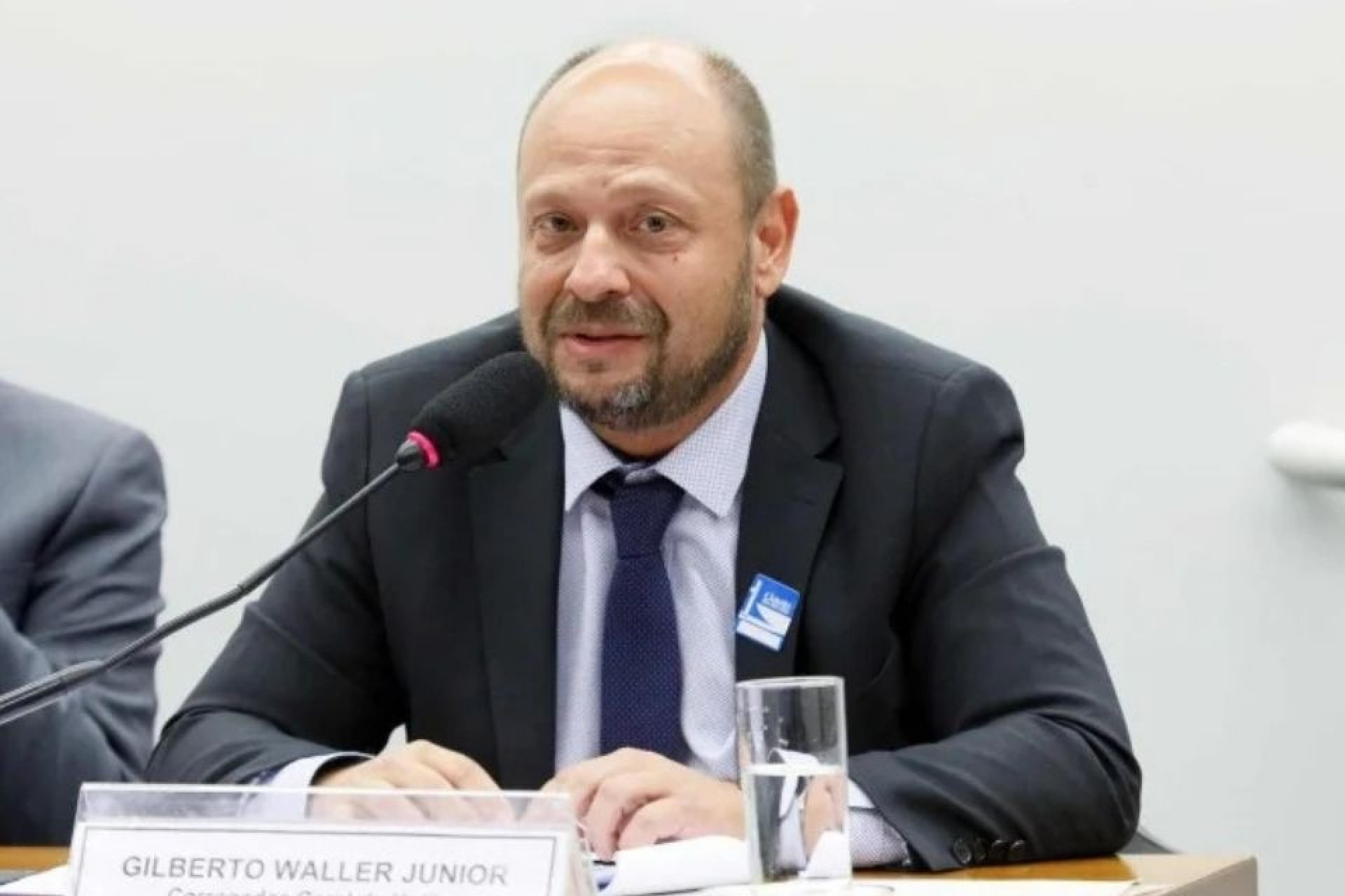 Governo demite presidente do INSS