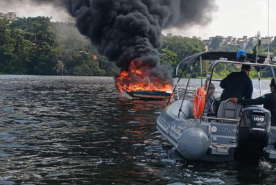 Lancha com quatro passageiros pega fogo em represa de São Paulo