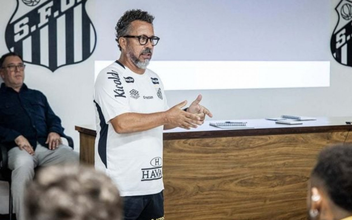 Cleber Xavier ter&aacute; primeira semana livre para corrigir alguns pontos no Santos