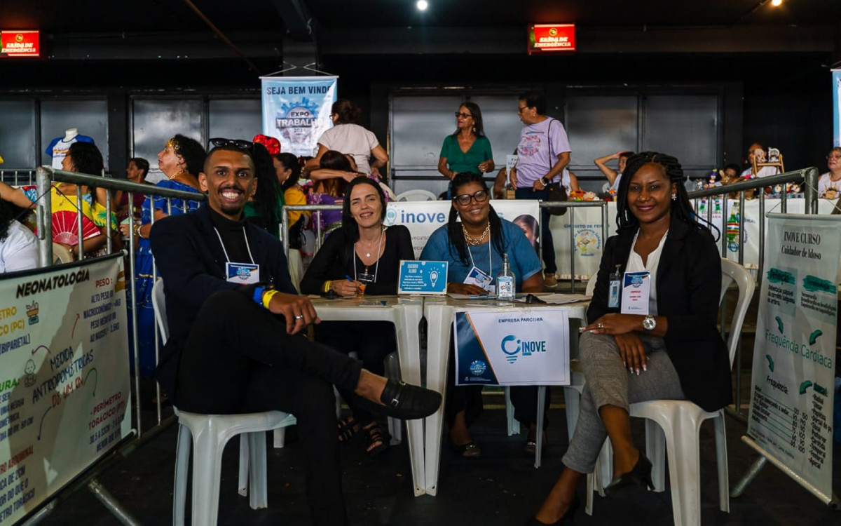 Um estande com o nome Geração Prateada vai identificar o local onde o público da terceira idade poderá entregar seus currículos e se candidatar a uma das 150 vagas de empregos para pessoas 60+