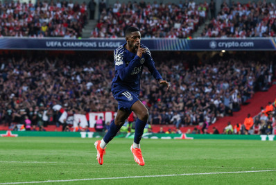 Destaque do PSG fica à disposição para jogo contra o Arsenal na Liga dos Campeões