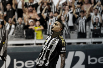 Atlético-MG oficializa a contratação de Dudu