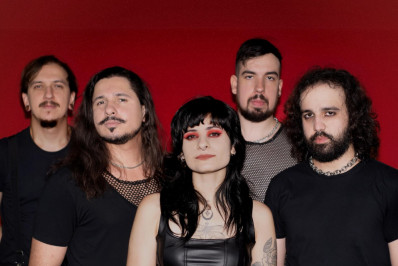 Radioativa celebra 15 anos com o melhor do rock e emo em Niterói