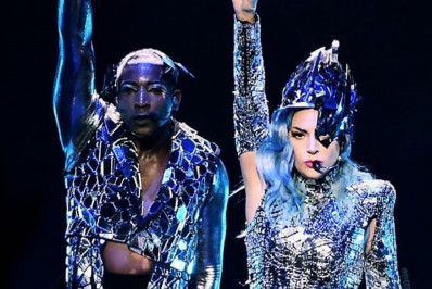 Dançarino de Lady Gaga chora ao agradecer público brasileiro: 'Me deram tudo'