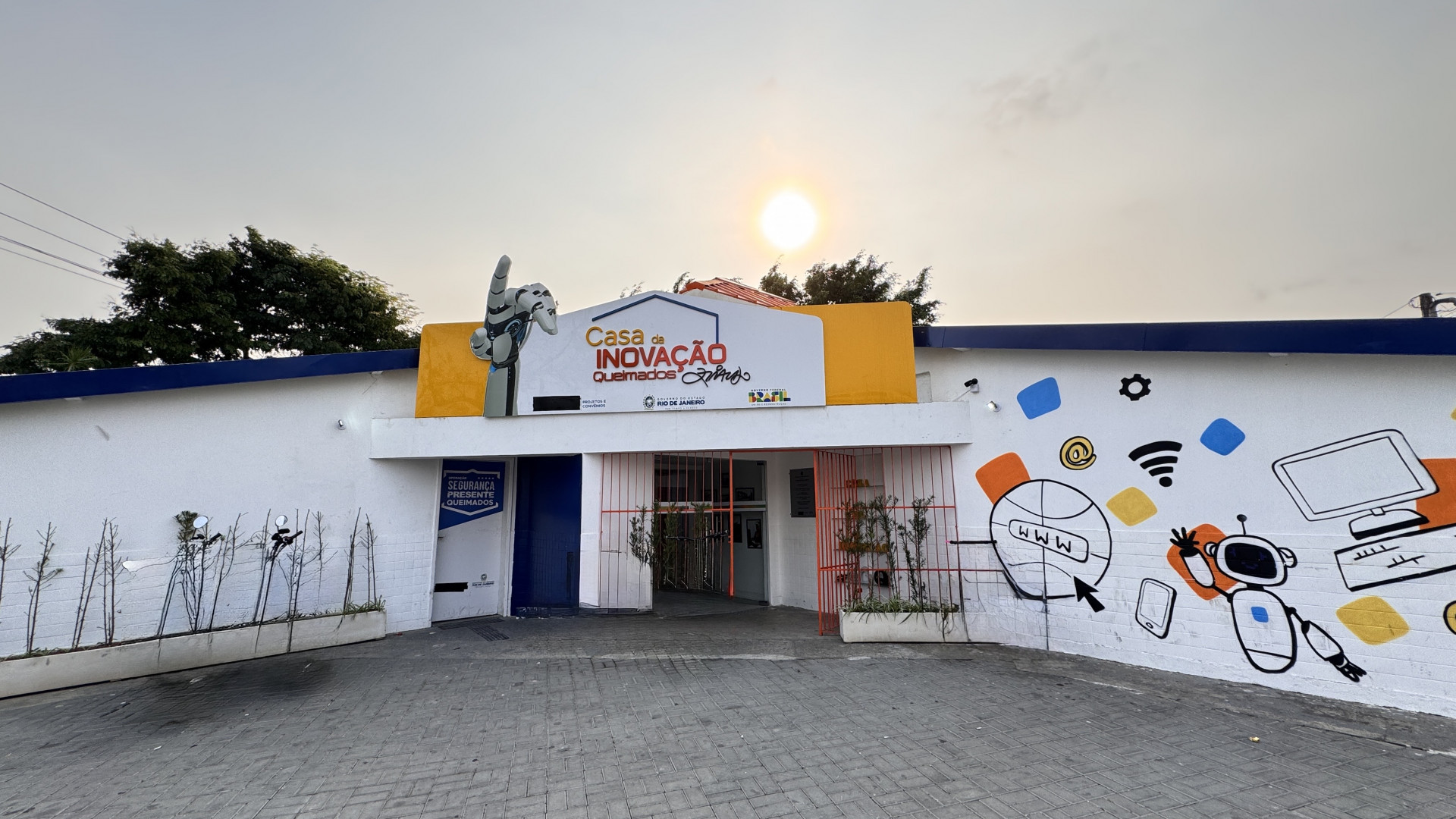 A Casa da Inova&ccedil;&atilde;o Ziraldo &eacute; um equipamento p&uacute;blico voltado para a forma&ccedil;&atilde;o de habilidades digitais e ampla inclus&atilde;o social, digital e produtiva - Divulga&ccedil;&atilde;o / PMQ