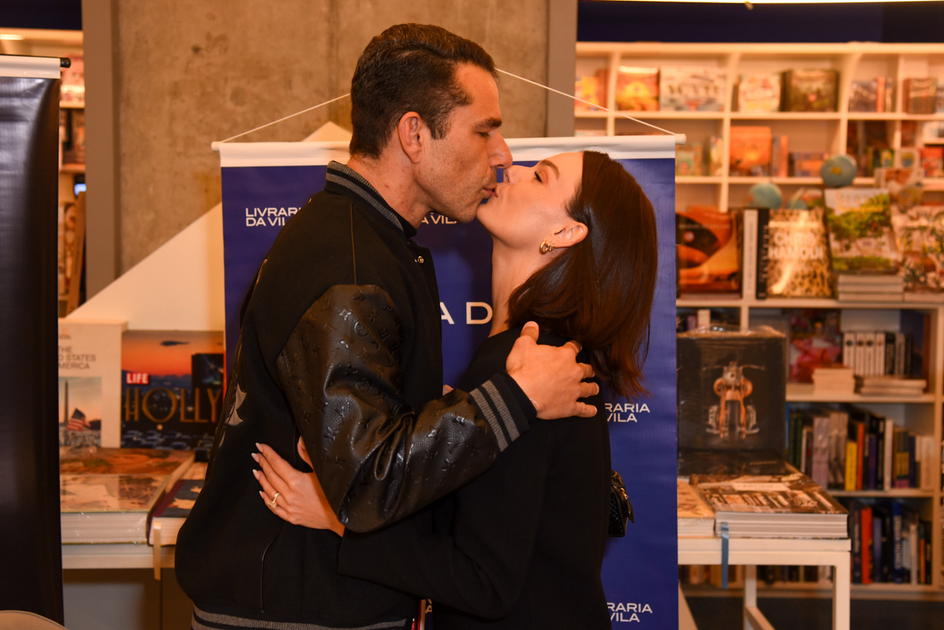 Isis Valverde trocou beijos com Marcus Buaiz - Andy Santana / Brazil News