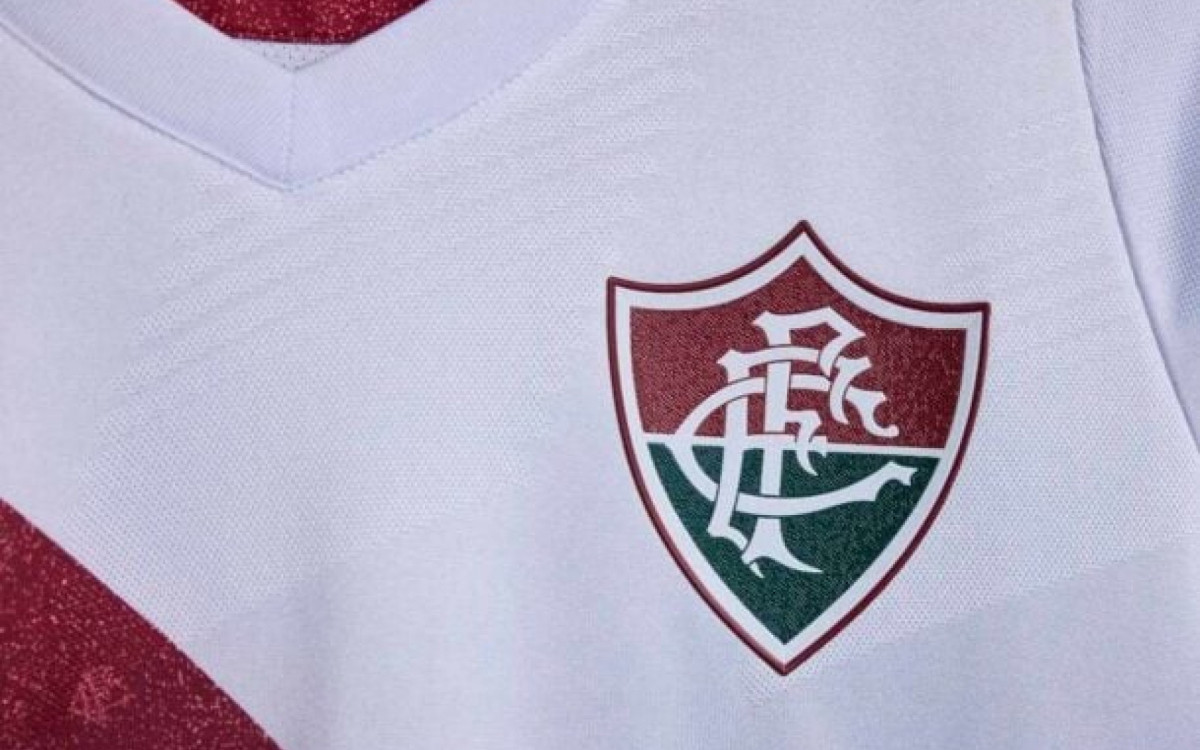 Fluminense prepara lan&ccedil;amento de nova camisa branca