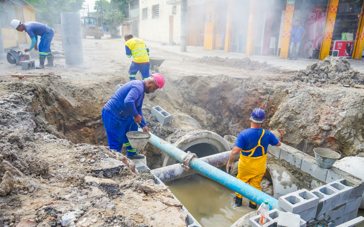 As intervenções incluem a construção de poços de visita responsáveis pela condução das águas pluviais
