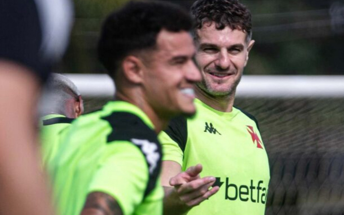 Vasco ter&aacute; refor&ccedil;o de Coutinho e Vegetti na Sul-Americana
