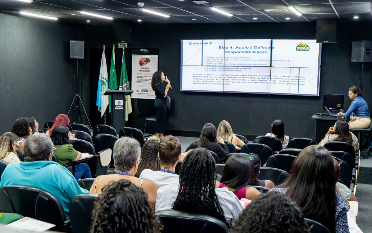   Palestra fortalece o PETI em Mesquita