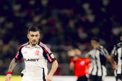 Arrascaeta diz que Flamengo 'fez muito pouco' em empate com o Córdoba e lamenta pontos perdidos