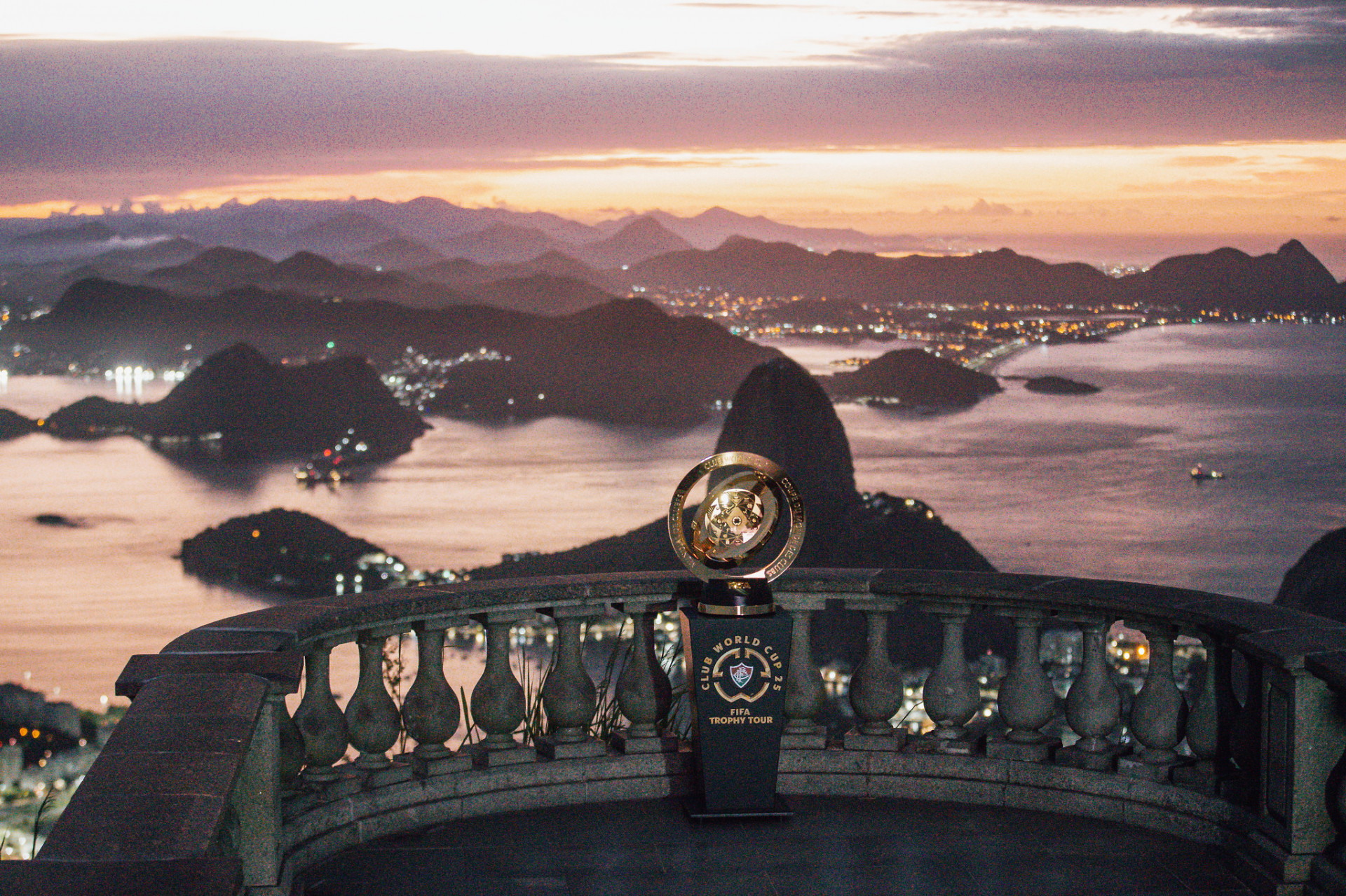 Cristo Redentor é o primeiro ponto turístico do Rio onde o Fluminense levou a taça do Mundial de Clubes - Lucas Merçon / Fluminense