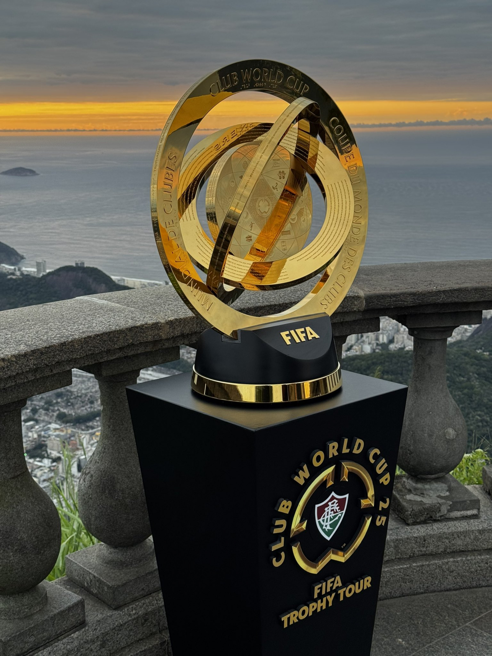 Cristo Redentor é o primeiro ponto turístico do Rio onde o Fluminense levou a taça do Mundial de Clubes - Divulgação / Fluminense