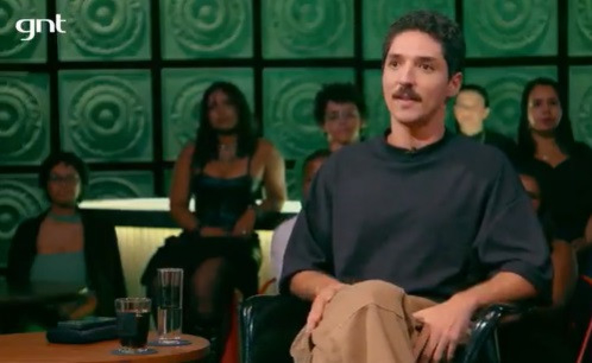 João Vitor Silva revelou mania estranha da cachorra de estimação  - Reprodução de Vídeo 