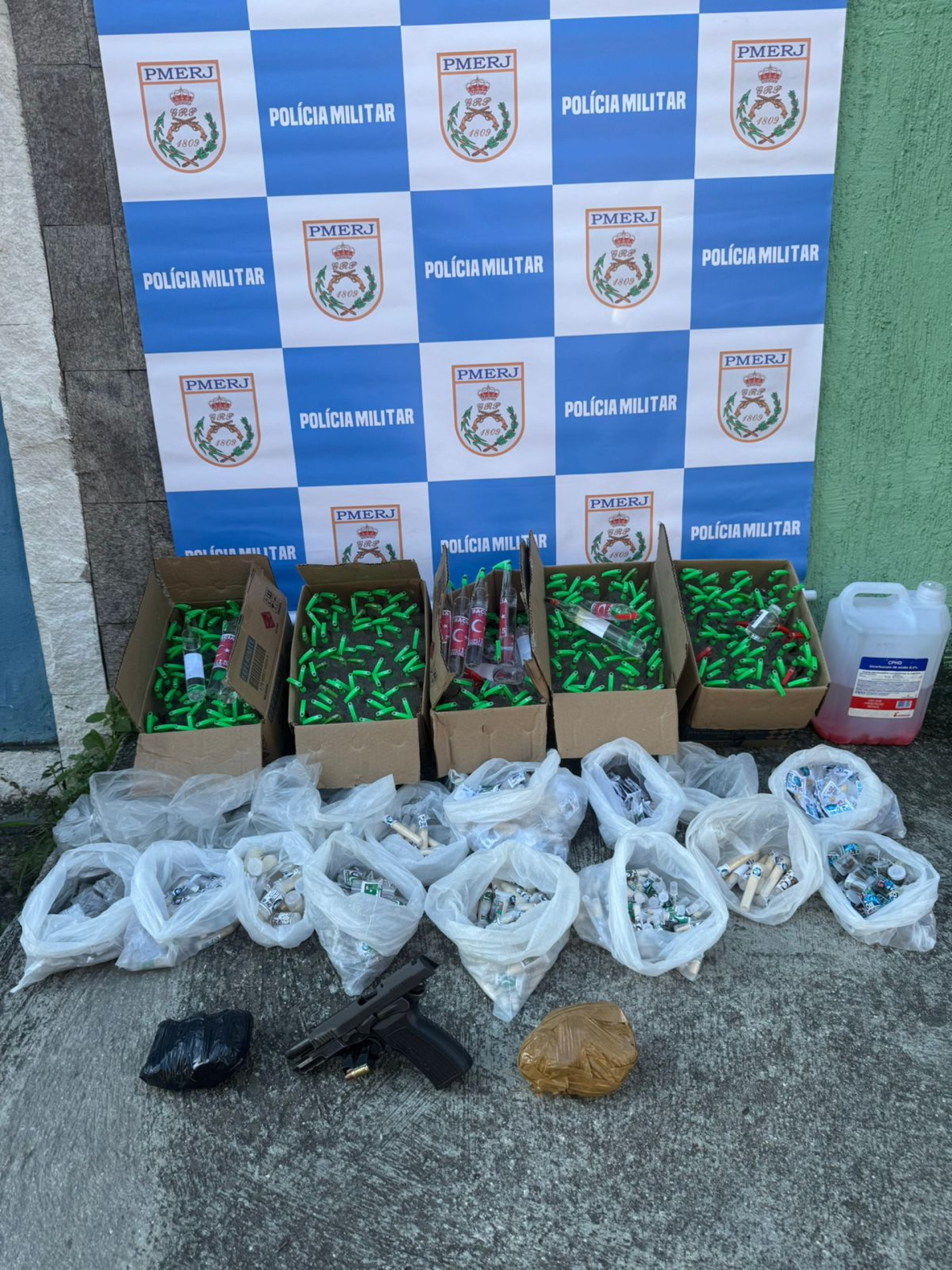 PMs atuam nas comunidades Gogó e Carrapato, em São João de Meriti