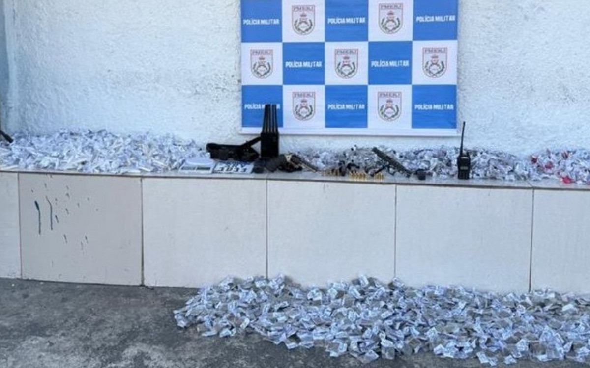 Na operação, a Polícia encontrou uma grande quantidade de drogas e armas