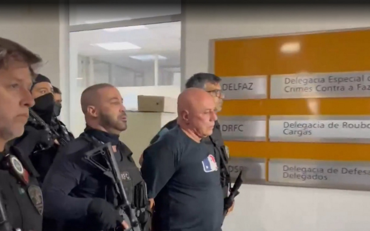 Celsinho da Vila Vintém foi preso e levado em um veículo blindado até a Cidade da Polícia