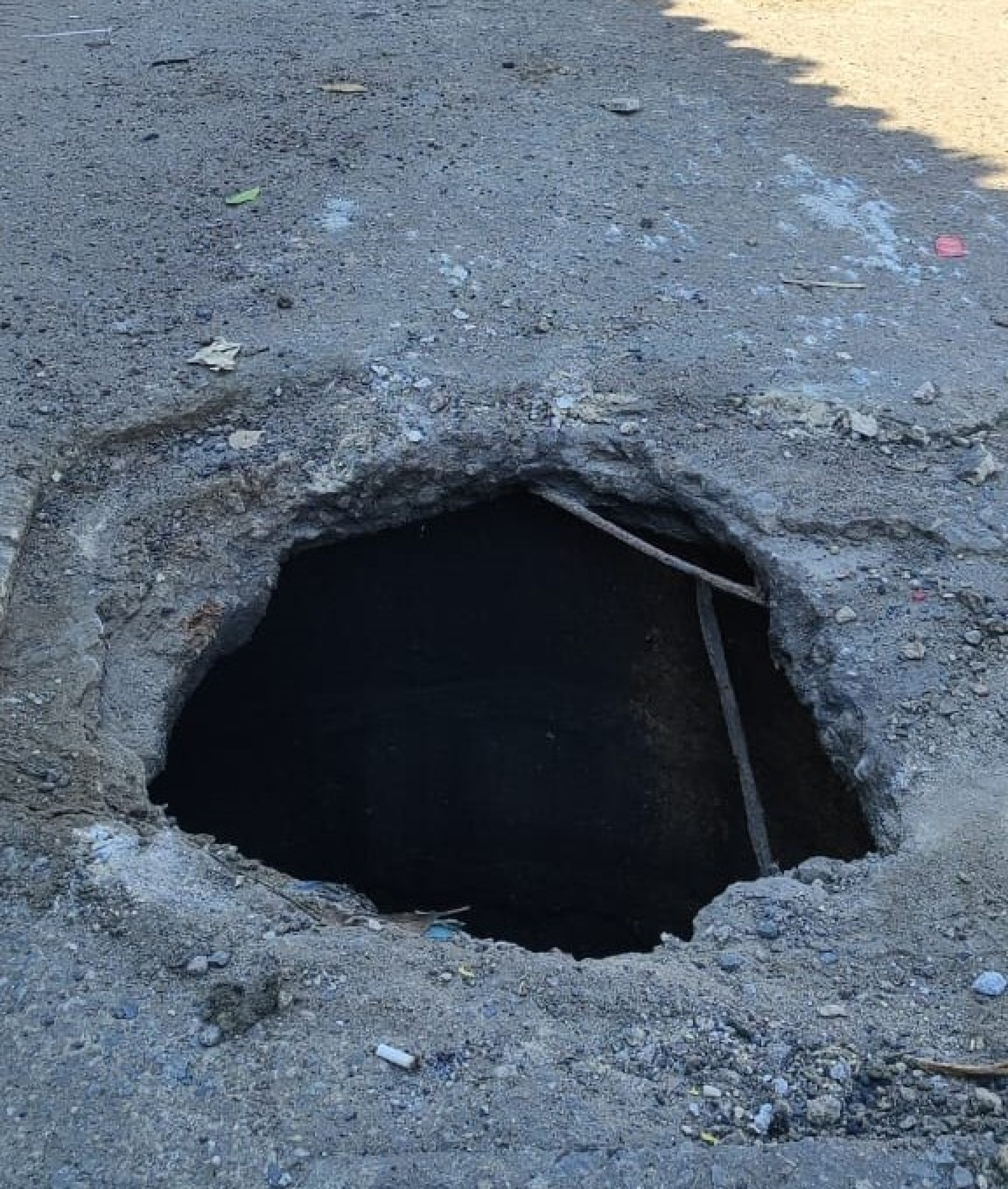 A Secretaria de A&ccedil;&atilde;o Comunit&aacute;ria encontrou diversos bueiros abertos no munic&iacute;pio - Divulga&ccedil;&atilde;o / PMBR