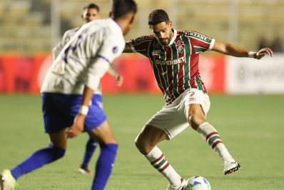 Renato Augusto volta a jogar pelo Fluminense depois de quase quatro meses