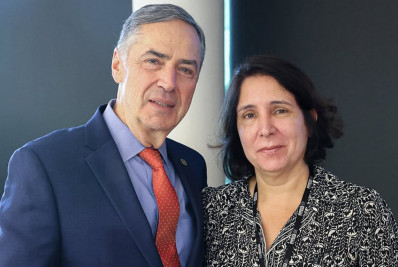 Barroso se reúne com oficial de Justiça que intimou Bolsonaro e reforça apoio à função