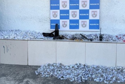 PM prende oito suspeitos e apreende grande quantidade de drogas e armas no Castelar em Belford Roxo