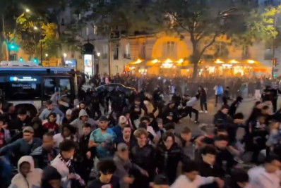 Festa de torcedores do PSG em Paris termina com 47 presos