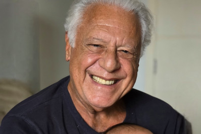 Antonio Fagundes faz aparição rara ao lado do neto recém-nascido e a mulher