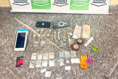 Trio é preso vendendo droga escondida em maços de cigarro em Copacabana