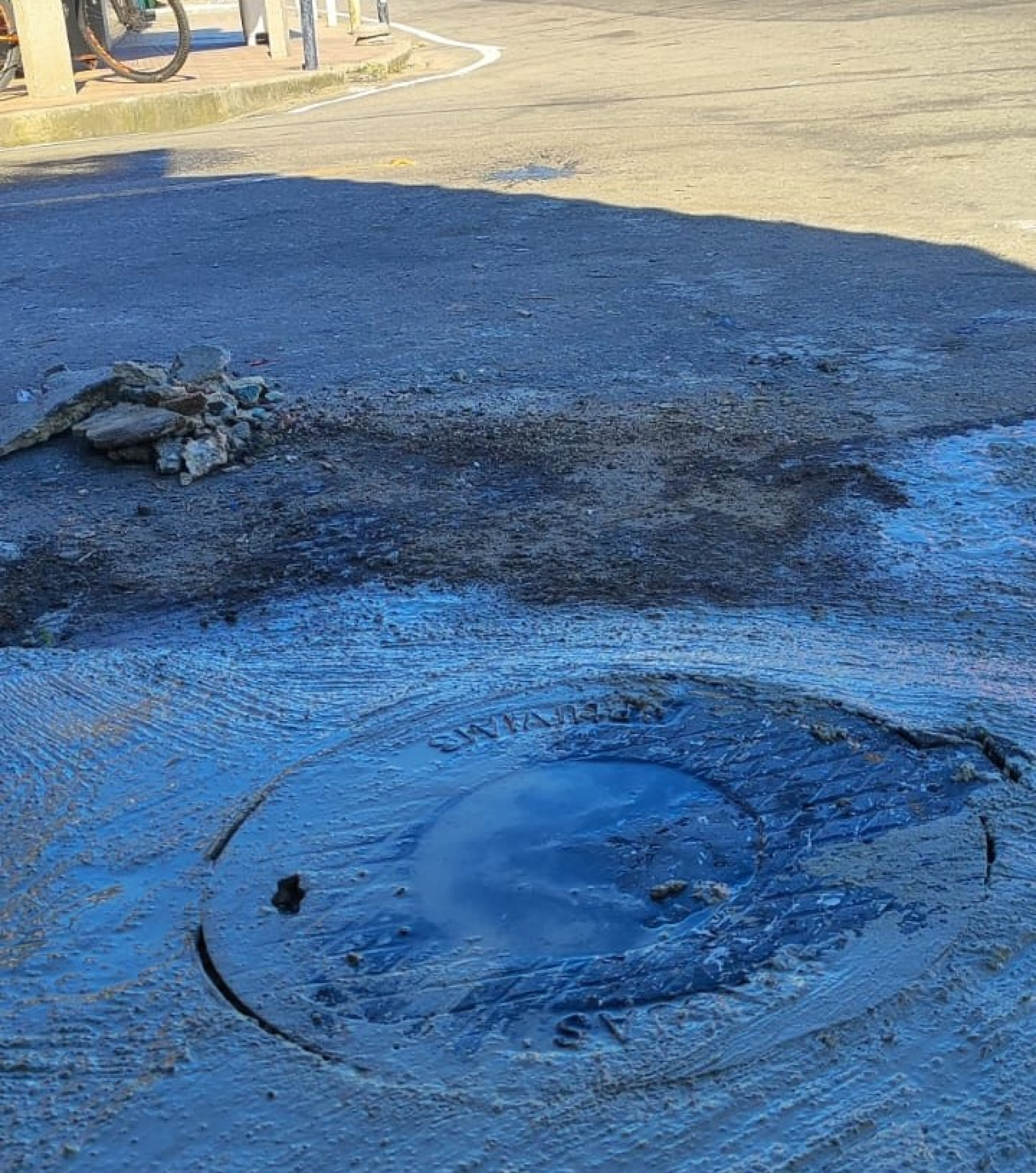 Os bueiros abertos nas ruas foram fechados pela Secretaria de A&ccedil;&atilde;o Comunit&aacute;ria - Divulga&ccedil;&atilde;o / PMBR