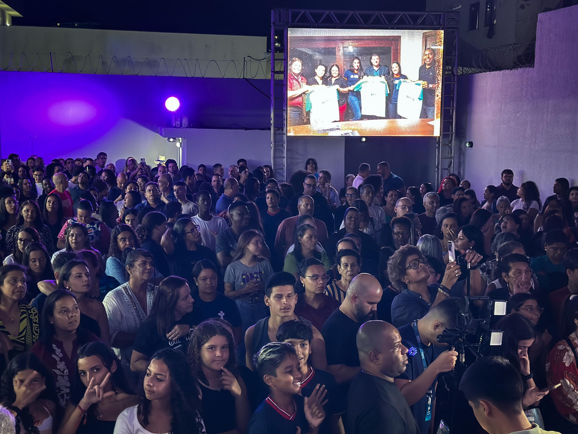 Pátio da escola ficou lotado - Ascom