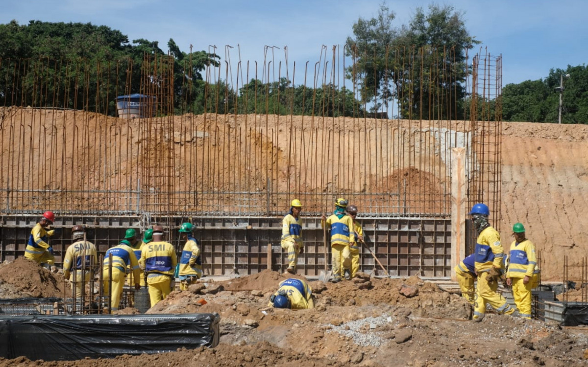 Prefeito em exercício do Rio Eduardo Cavaliere visitou as obras do futuro Terminal Bairro Imperial Santa Cruz