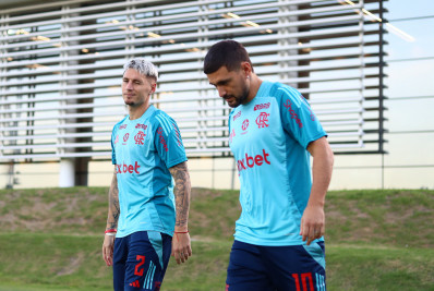 Flamengo inicia conversas para renovar contrato com Varela