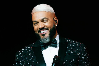 Belo compartilha clique raro com mãe e filha caçula