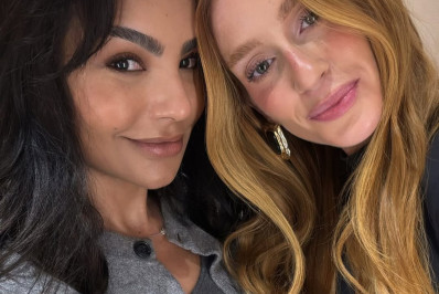 Marina Ruy Barbosa posa com Cintia Chagas depois de crítica da influenciadora