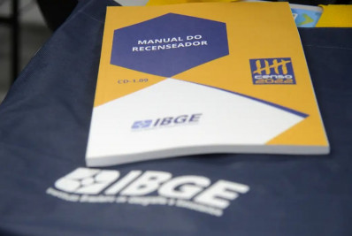 IBGE lança mapa-múndi invertido, com o Sul no alto e o Brasil no centro