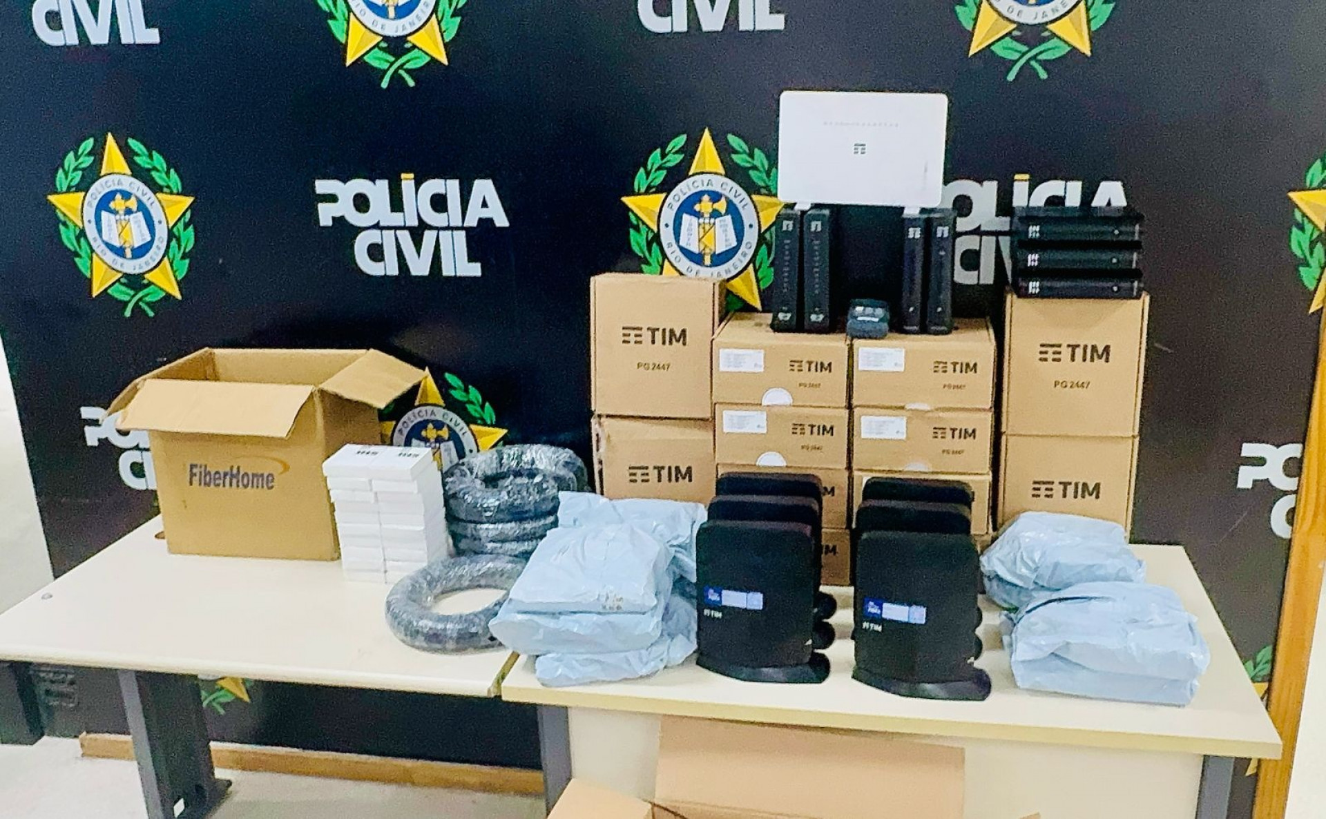 Equipamentos apreendidos na a&ccedil;&atilde;o - Reprodu&ccedil;&atilde;o