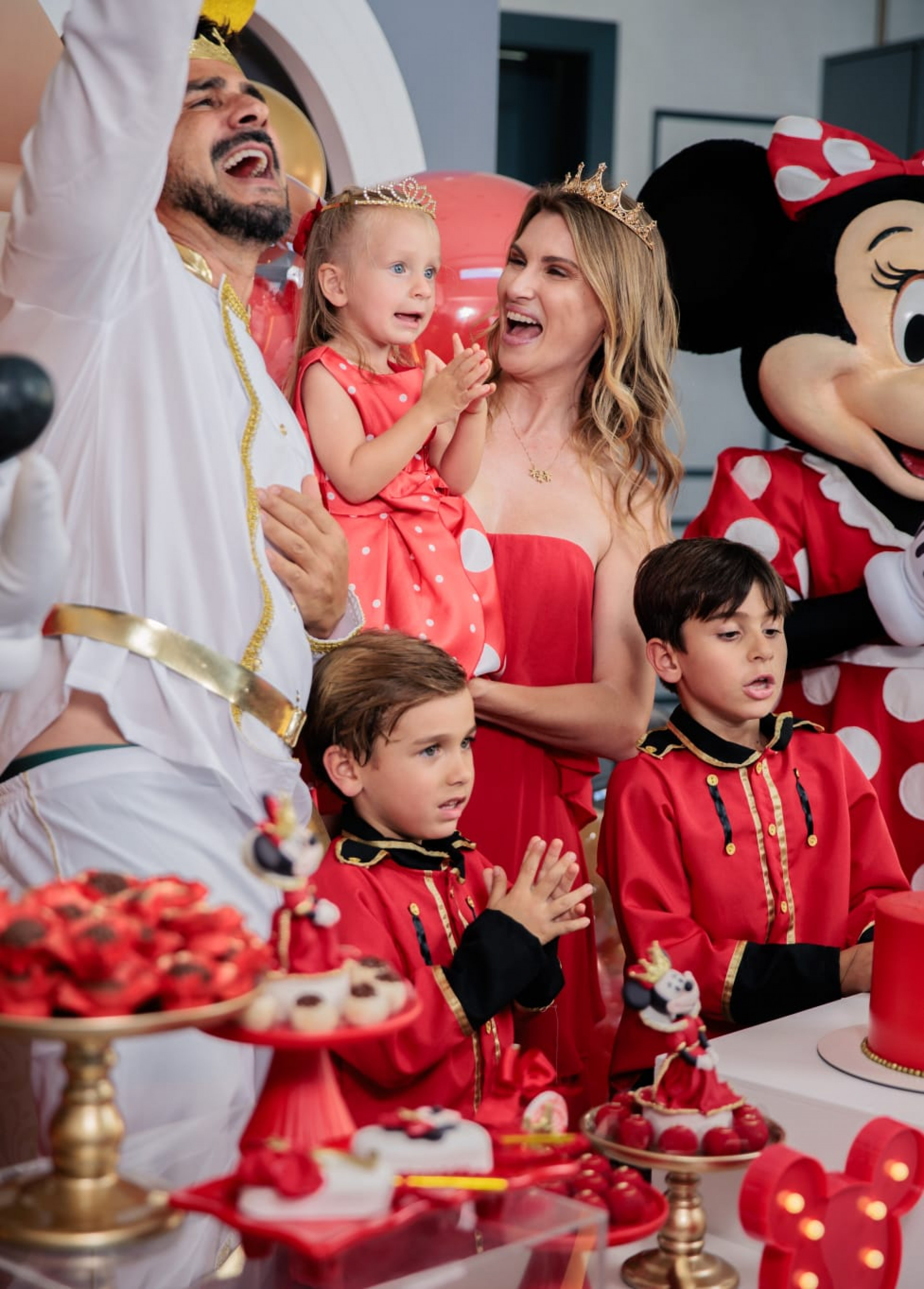 julio Rocha e Karoline Kleine na festa intimista de Sarah - Divulgação/Guilherme Lima