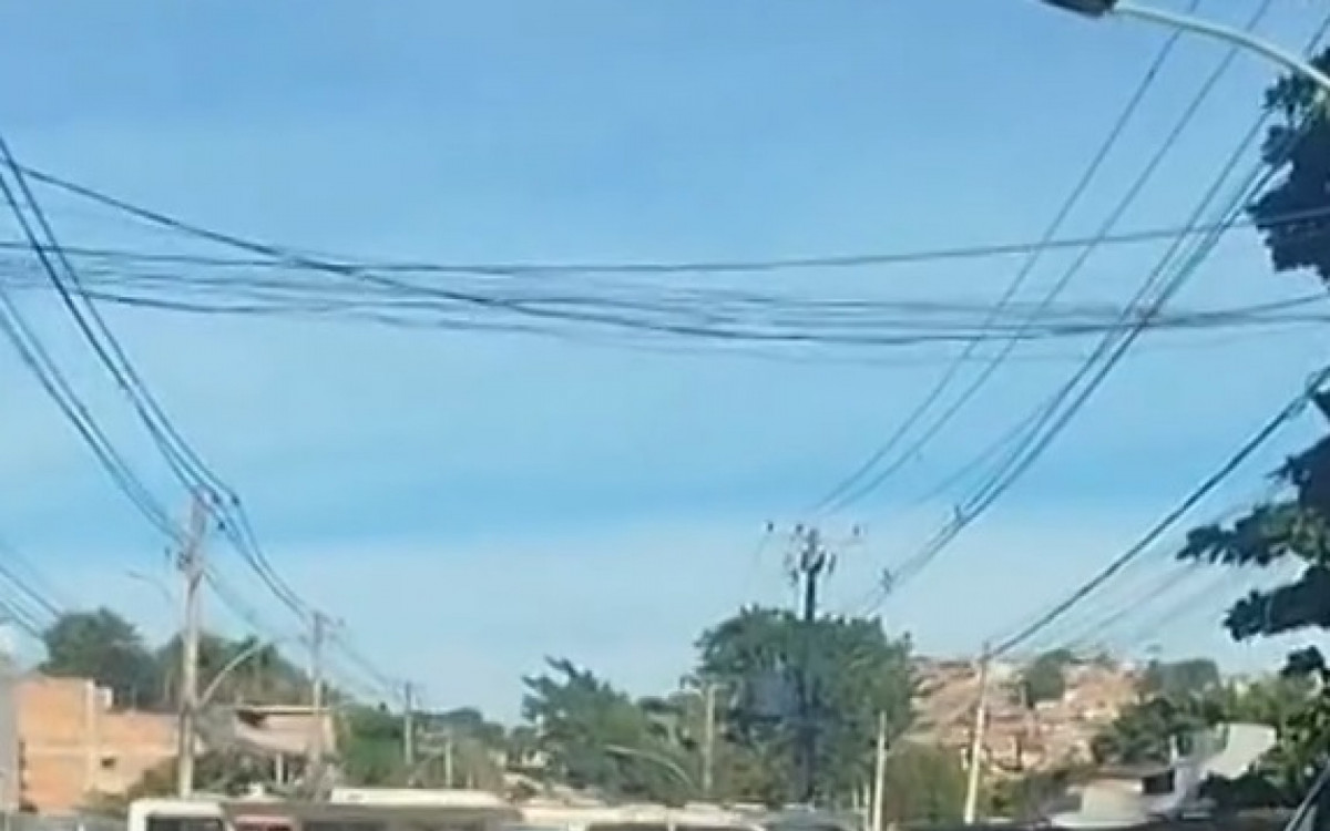 O &ocirc;nibus sequestrado 
&eacute; da linha 920 
(Pavuna x Bonsucesso) 