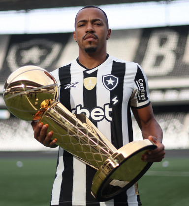 Marlon Freitas se reúne com Textor e encaminha saída do Botafogo