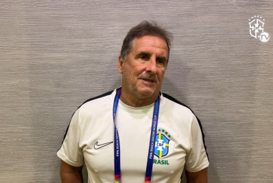 Técnico do Brasil projeta final e elogia Belarus: 'Exploram todos os pontos fracos'