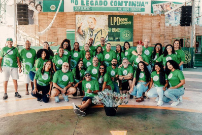 Imperatriz Leopoldinense distribui 2.500 rosas em homenagem ao Dia das Mães