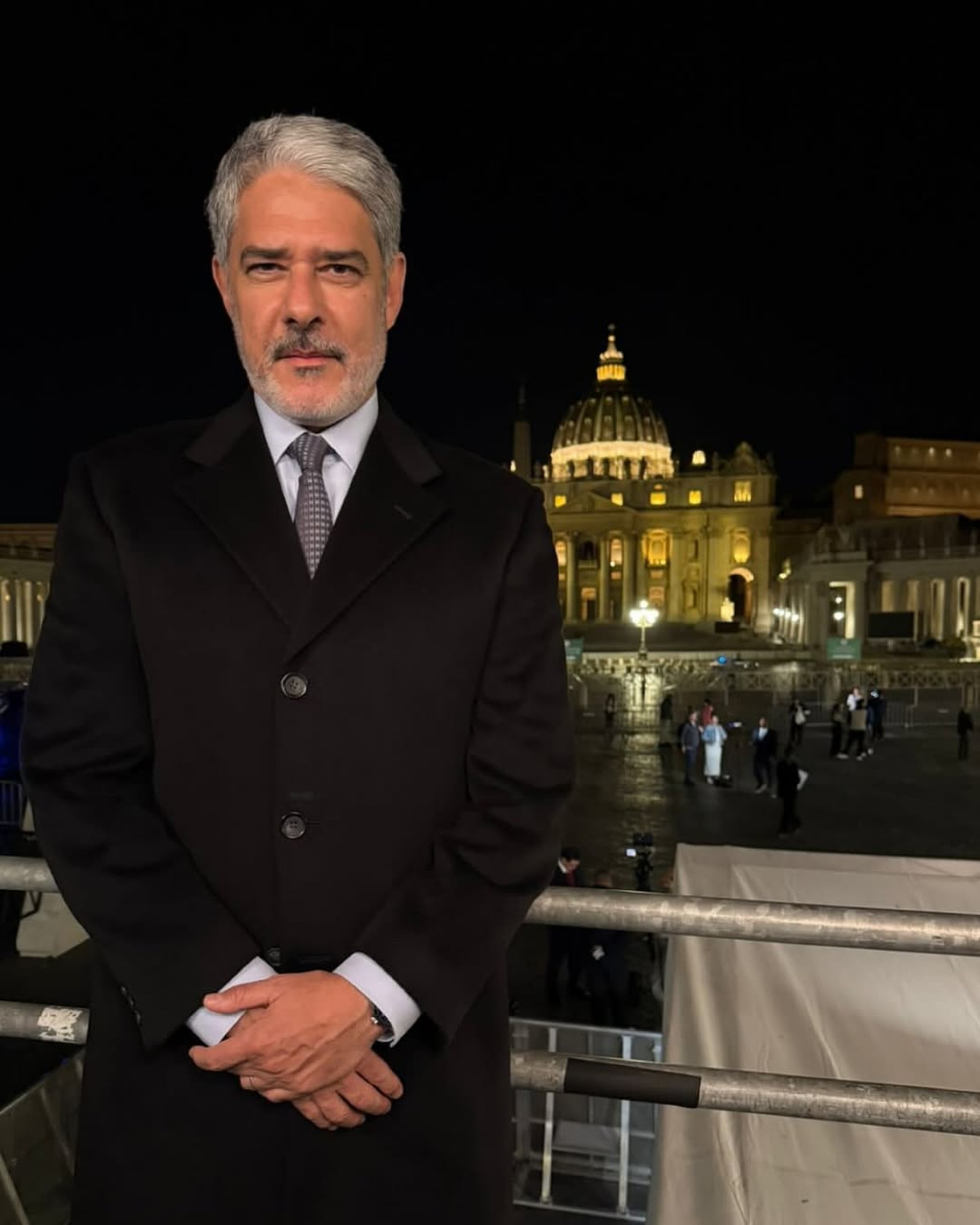 William Bonner cobriu a eleição do novo papa direto do Vaticano  - Reprodução/Instagram