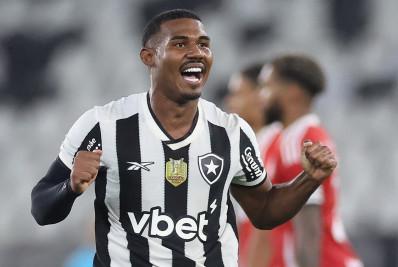 Botafogo recusa duas ofertas de time da Premier League por Cuiabano