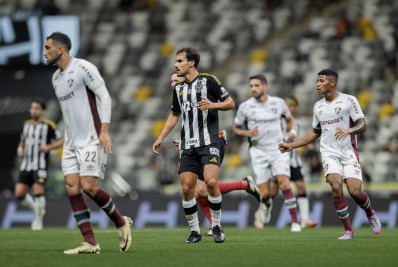 Vasco manifesta interesse na contratação de meia do Atlético-MG