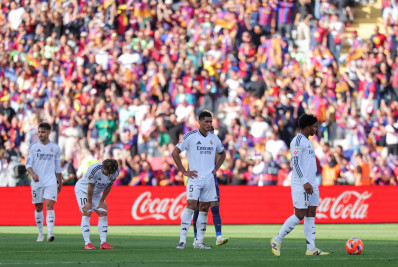 Torcida do Real Madrid protesta depois de nova derrota para o Barcelona