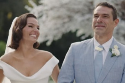 Marcus Buaiz comemora uma semana do casamento com Isis Valverde