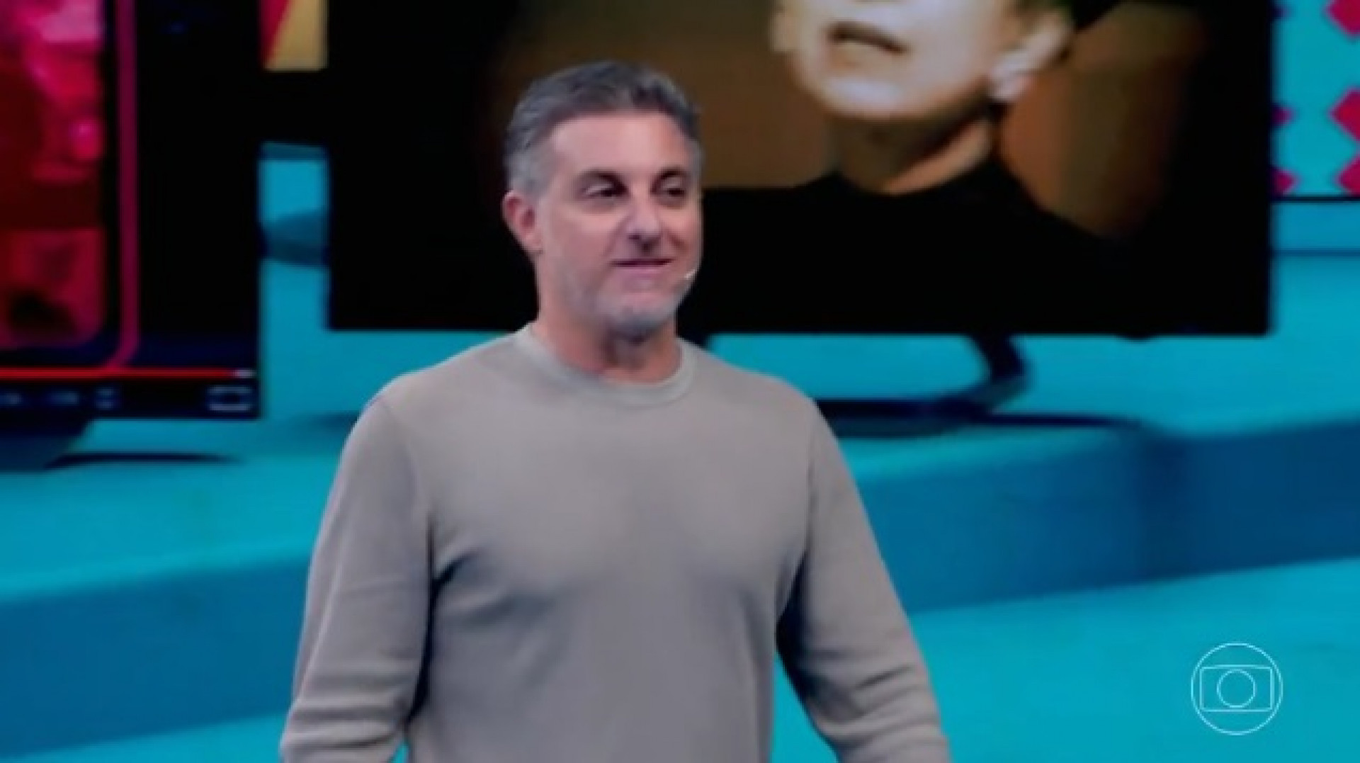 Luciano Huck celebrou reconciliação de Lívia Andrade e Déa Lúcia  - Reprodução de Vídeo 