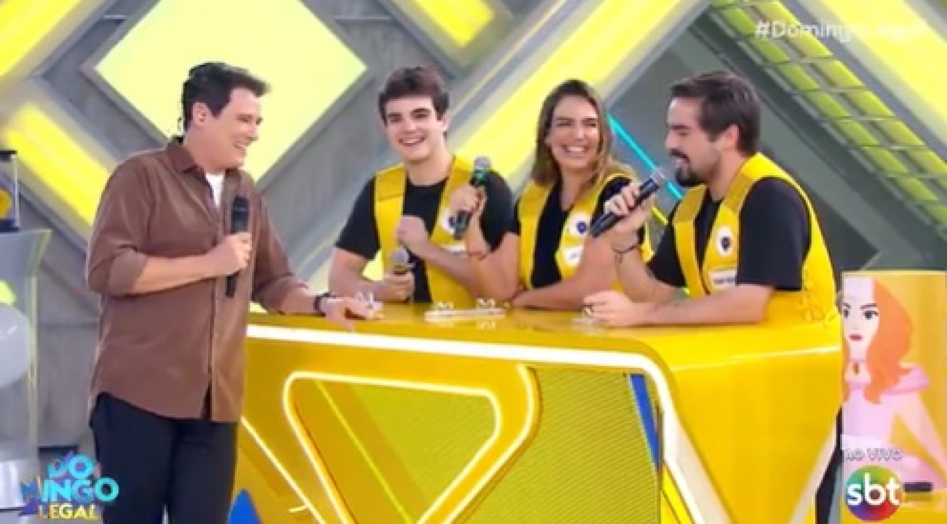 Celso Portiolli com Rodrigo, Luciana Cardosos e João Guilherme  - Reprodução de Vídeo