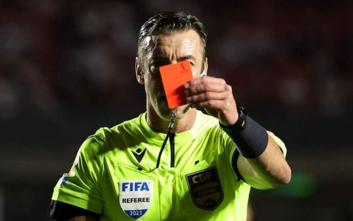 Flamengo e Corinthians s&atilde;o os times com menos cart&otilde;es nos &uacute;ltimos dez anos de Brasileir&atilde;o