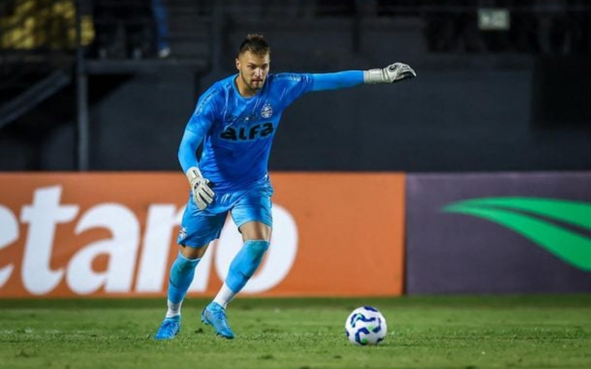 Palmeiras segue de olho em Grando, do Gr&ecirc;mio, e pode avan&ccedil;ar em caso de sa&iacute;da de Lomba